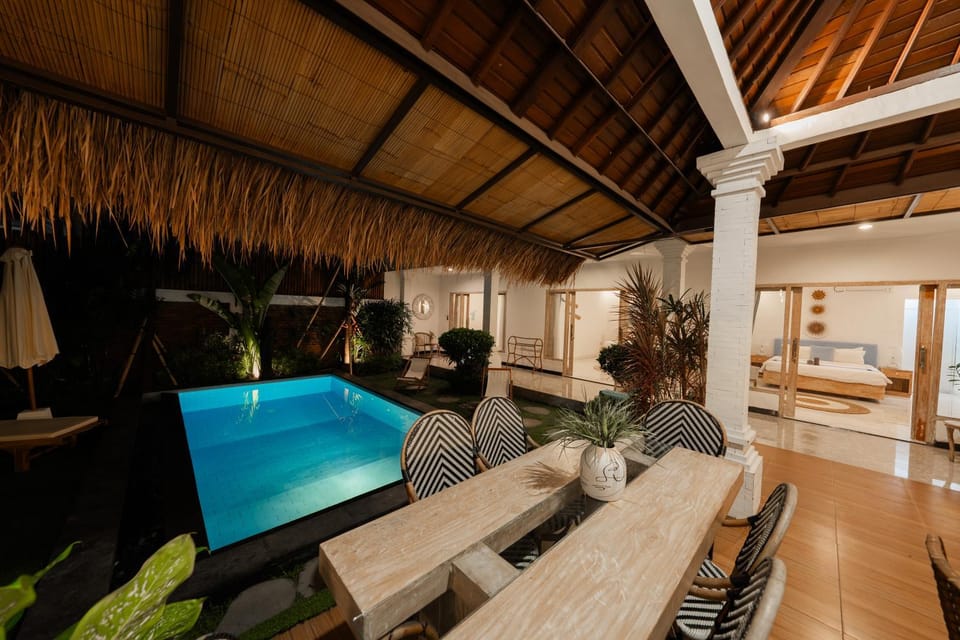 Stylish Tropical Villa Barroso Canggu Shortcut Bed and Breakfast in North Kuta