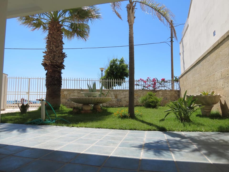 Salentoguests villetta sulla spiaggia House in Porto Cesareo
