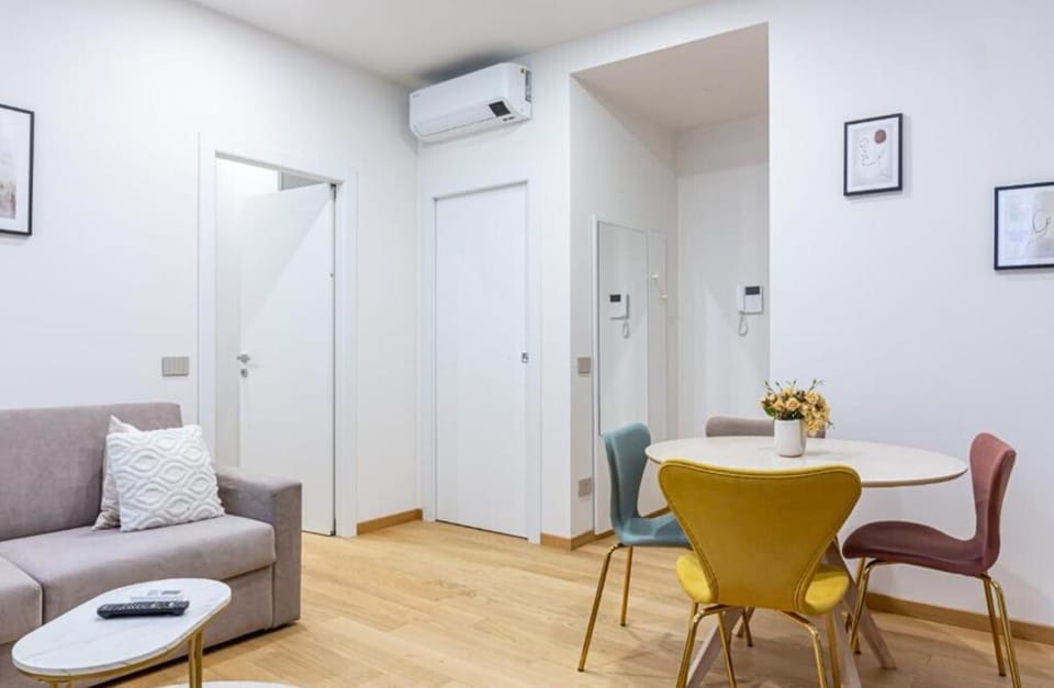 CASATI CENTRAL STATION Metro M1, M2, M3 Apartment in Milan