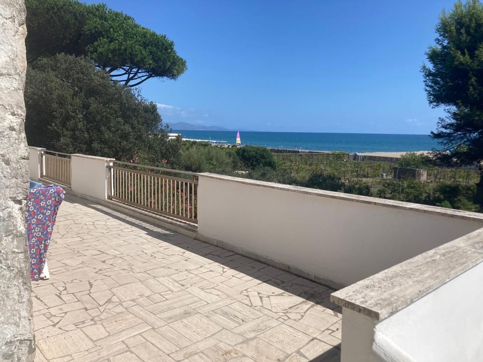 Day, Natural landscape, Balcony/Terrace, Beach, Sea view