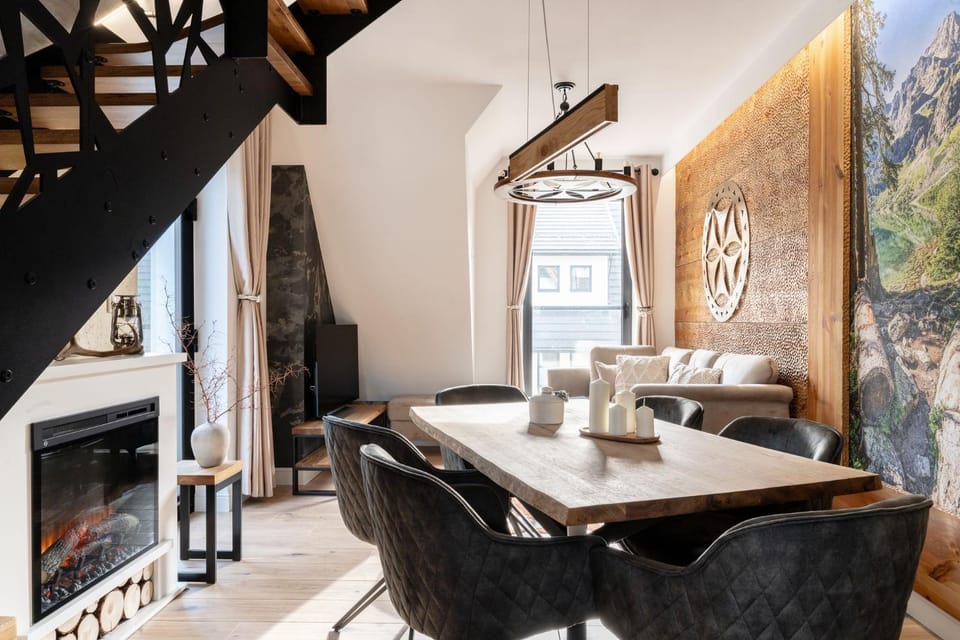 Living room, Seating area, Dining area, flat iron