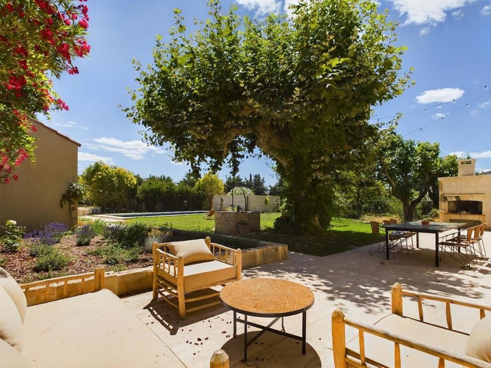 Mas Sainte Croix - Renovated old Provencal Mas Villa in Fontvieille