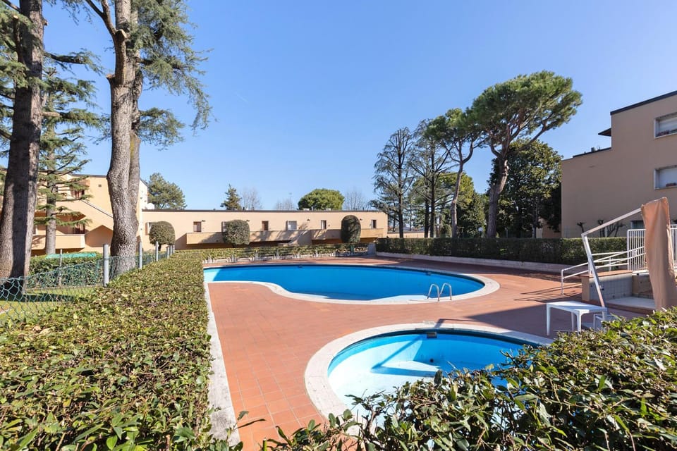 Property building, Swimming pool