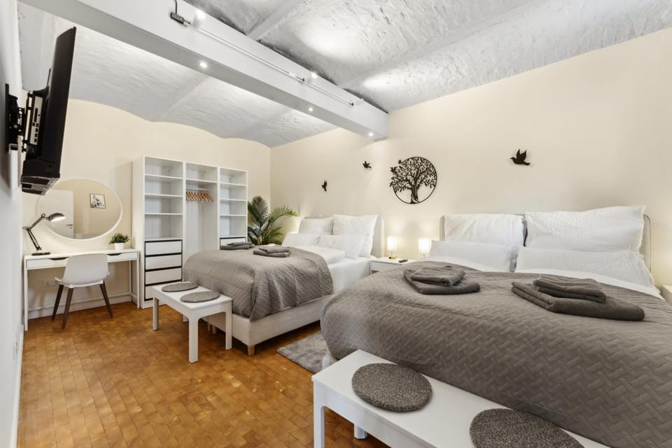 Bed, Bedroom, towels, wardrobe