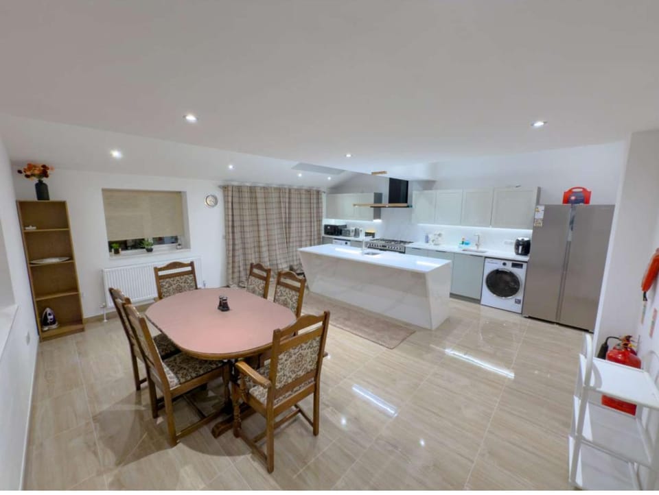 Cozy Ensuite Room 1 Bed and Breakfast in Ilford