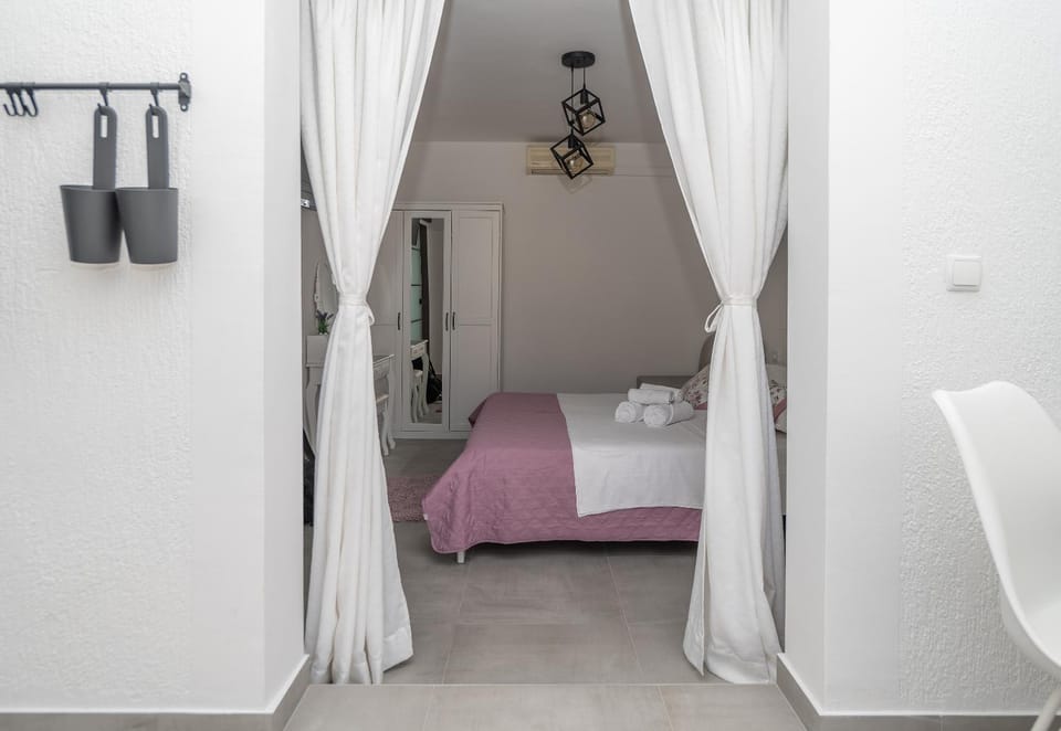 Apartment 3 Vera i Ćiro Novak, sea view and free parking Apartment in Brela