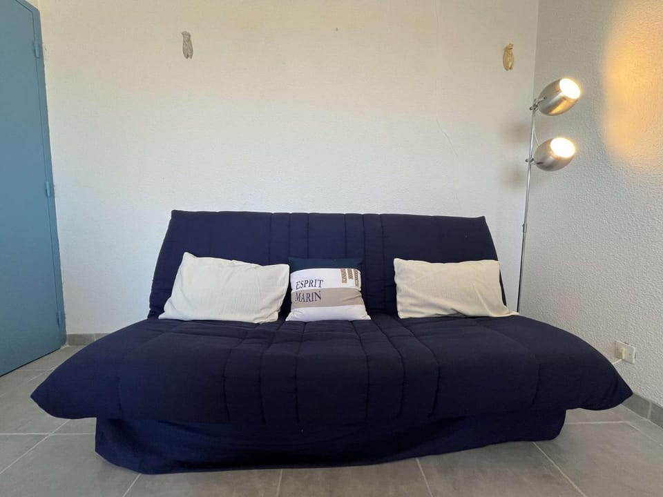 Appartement rénové avec vue marina Gruissan GN140-1033 Apartment in Gruissan