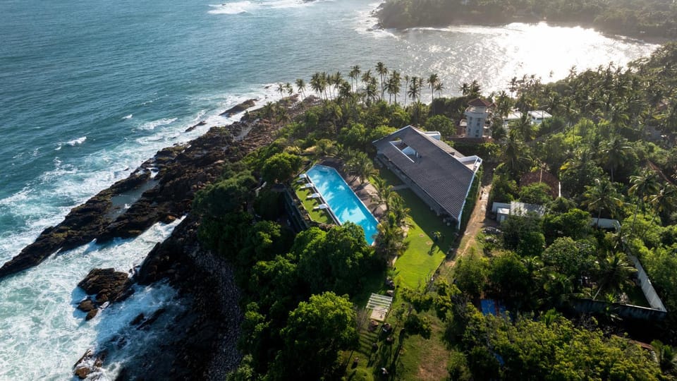 Property building, Day, Natural landscape, Bird's eye view, Beach, Pool view, Sea view, Swimming pool, Swimming pool