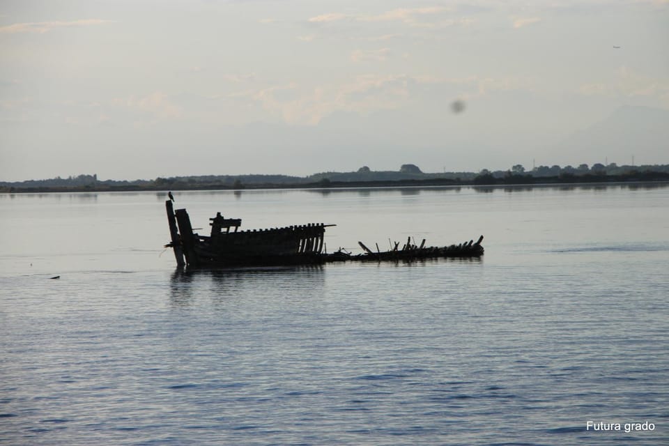 Nearby landmark, Natural landscape
