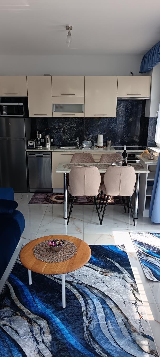 Coffee/tea facilities, Living room, kitchen, air conditioner
