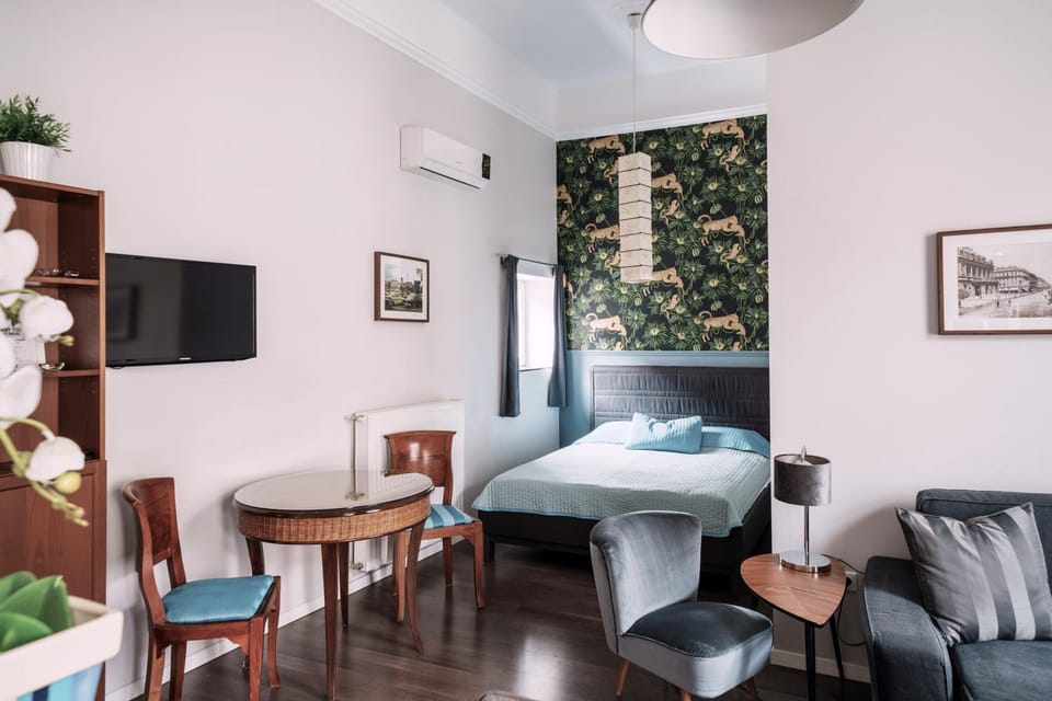 Dining area, Bedroom