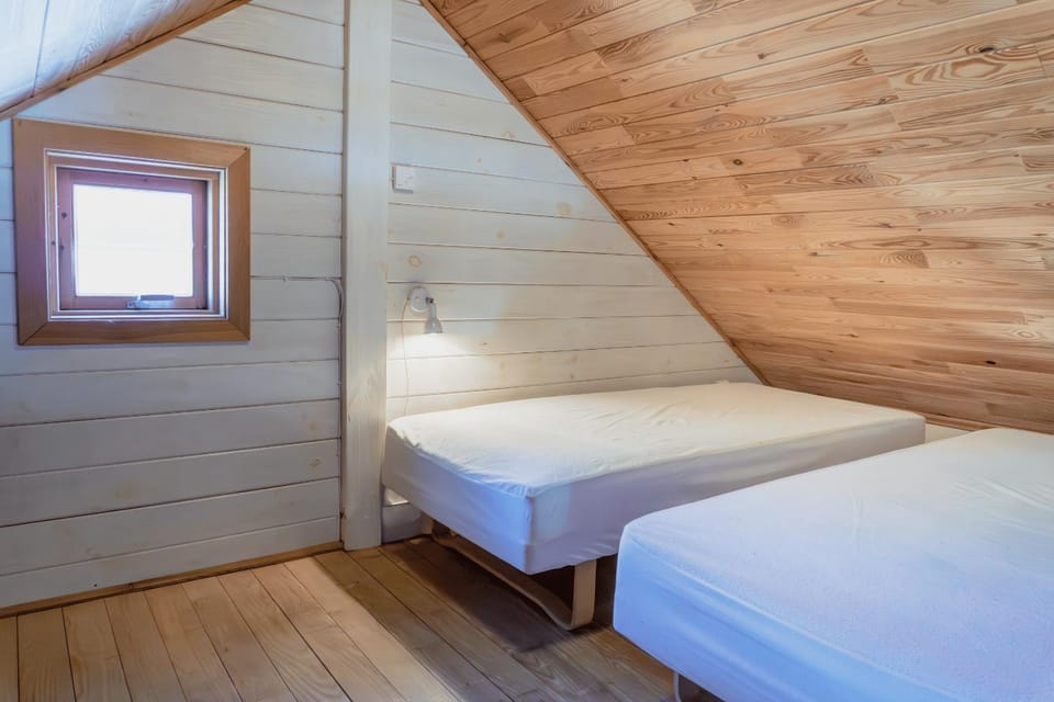 Kitchen or kitchenette, oven