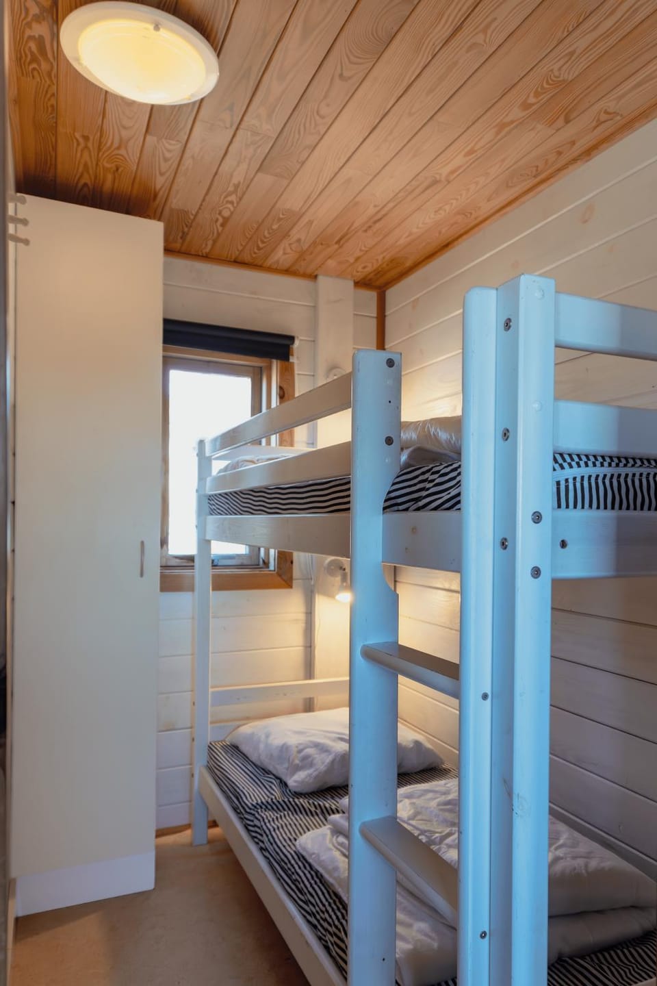 Bedroom, bunk bed