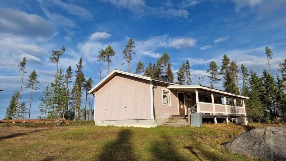 Stuga Björn - Quiet cabin at lake Edesjön Cabin in Sweden
