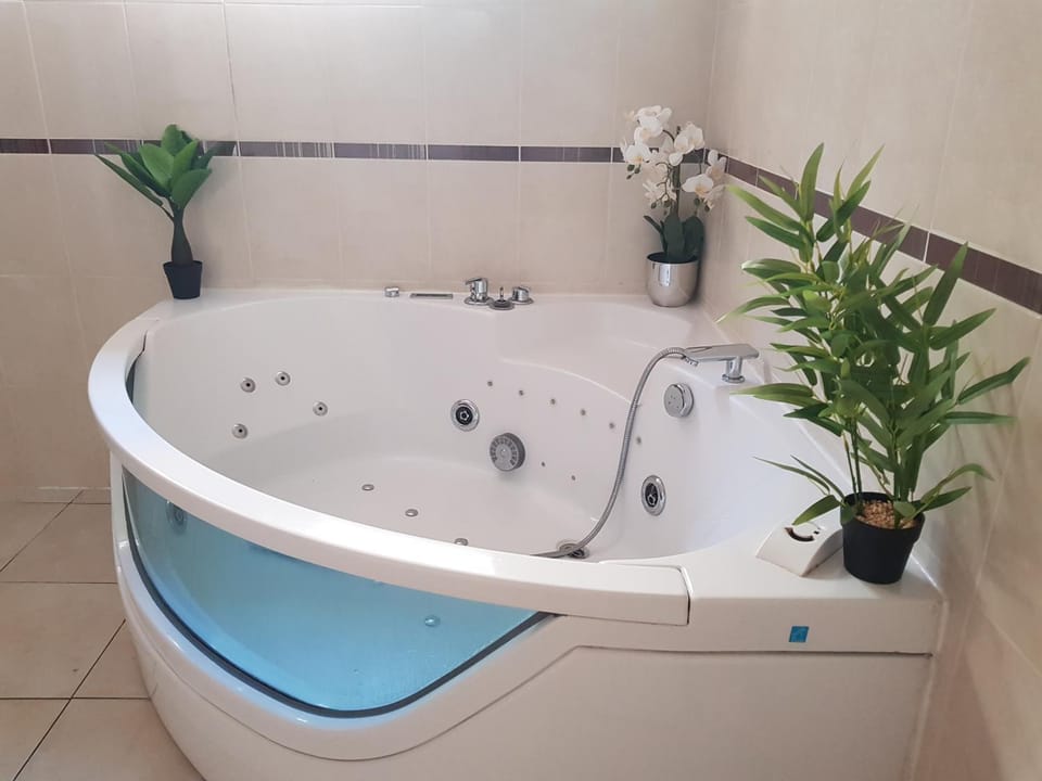 Bathroom, Bath