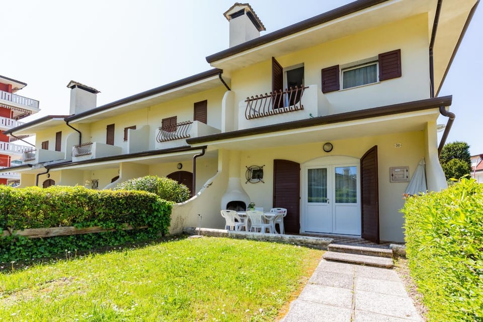 Property building, Spring, Garden view