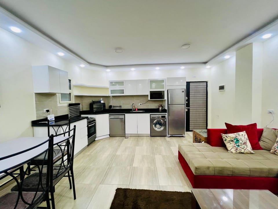 Kitchen or kitchenette, Seating area