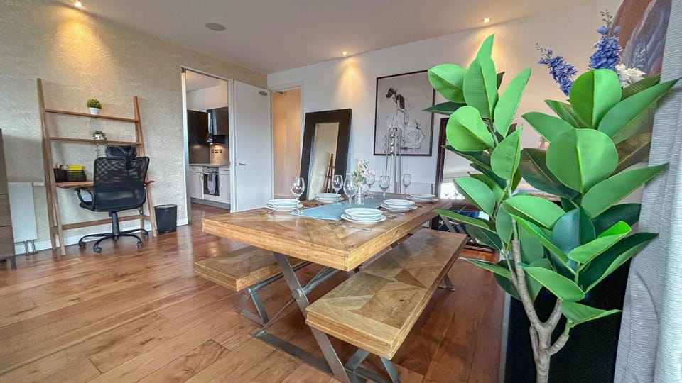 TV and multimedia, Living room, Decorative detail, Seating area, Dining area, heating, washing machine, dryer, kitchen