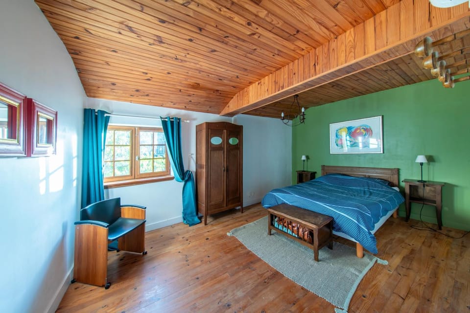 Bed, Bedroom