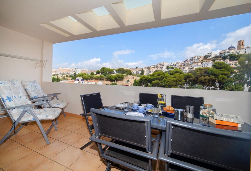 View (from property/room), Balcony/Terrace, Landmark view