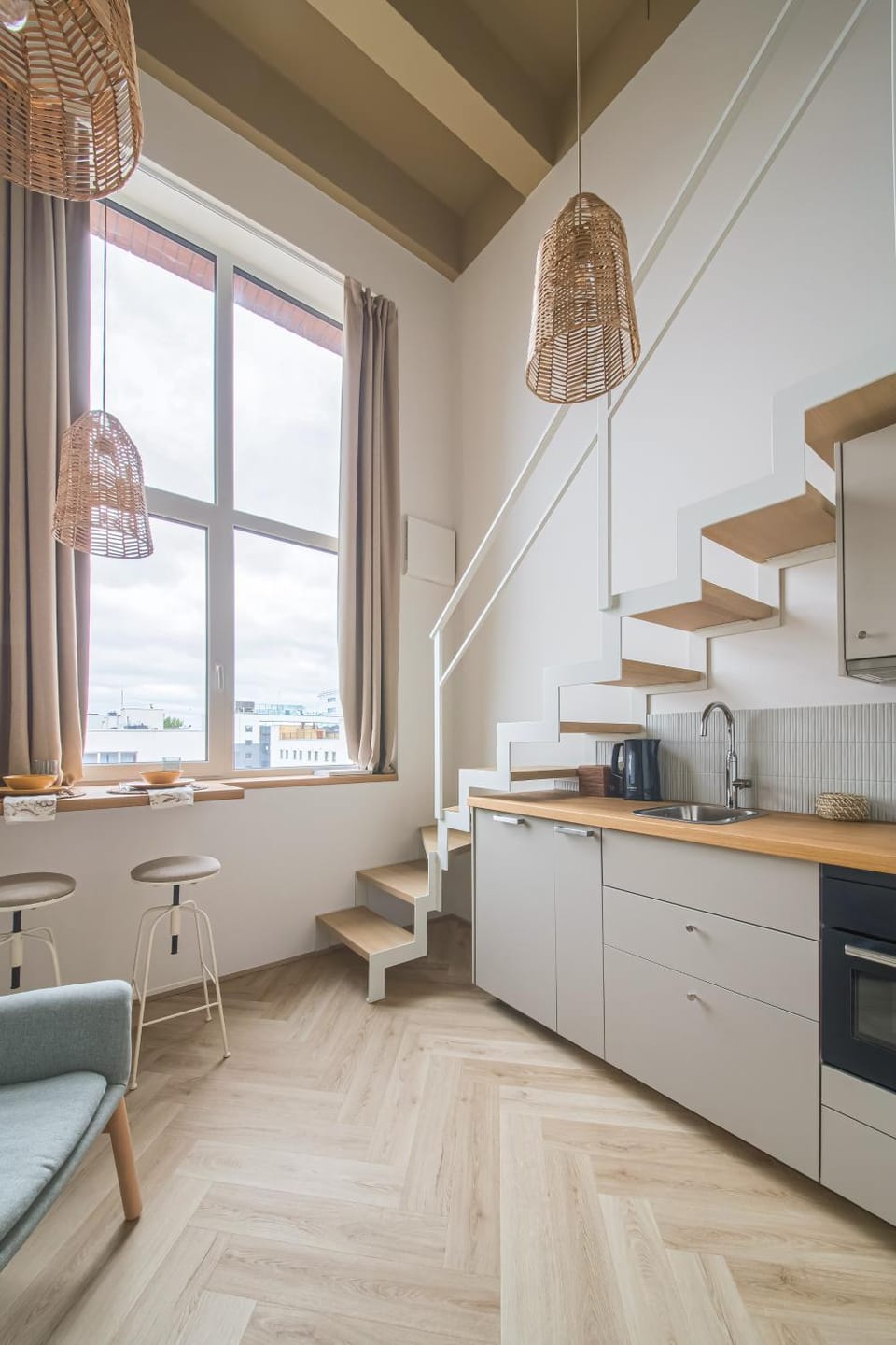 Kitchen or kitchenette, Dining area