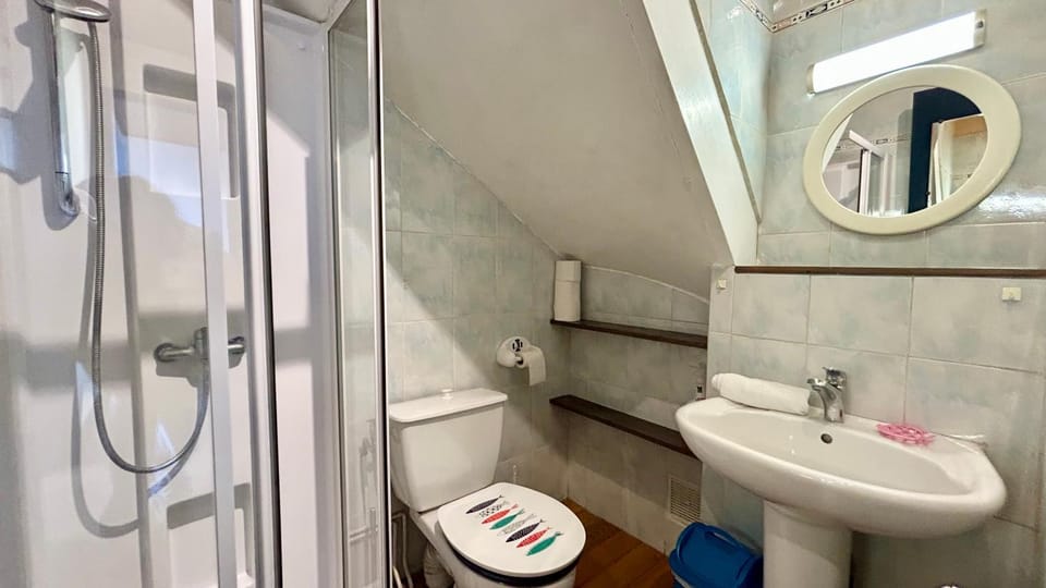 Shower, Bathroom, towels