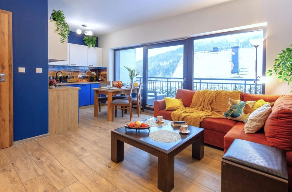Kitchen or kitchenette, Living room, Seating area, Dining area, Food