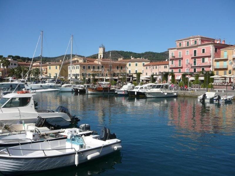 City view, Sea view