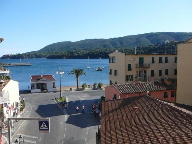 Neighbourhood, City view, Sea view