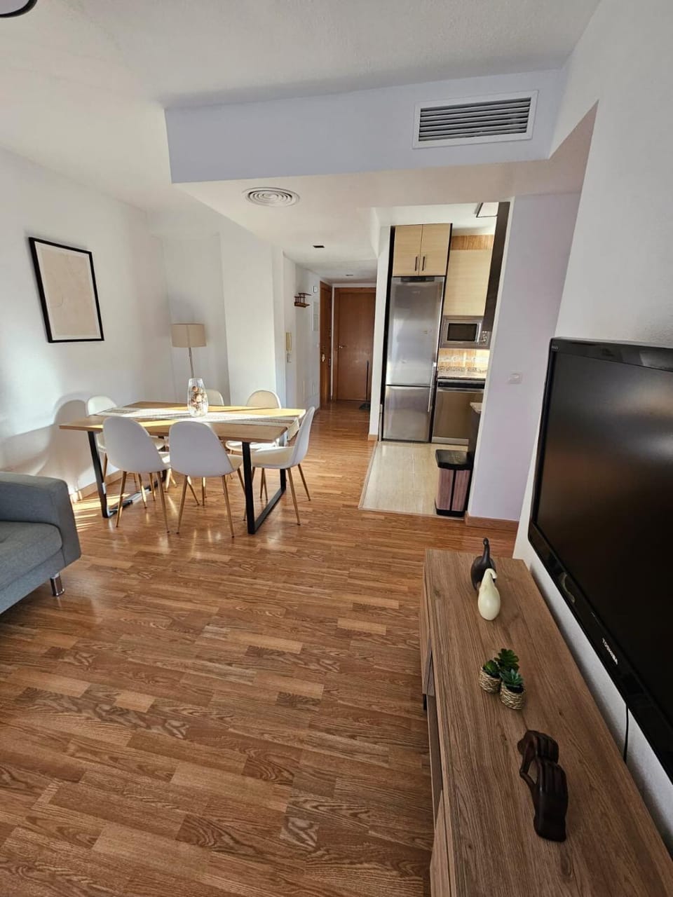 Living room, Seating area, Dining area, Evening entertainment