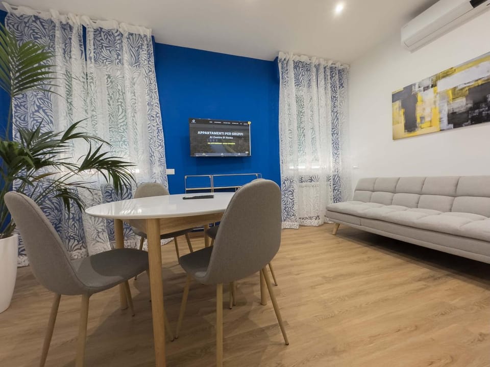 TV and multimedia, Living room, Seating area, Dining area