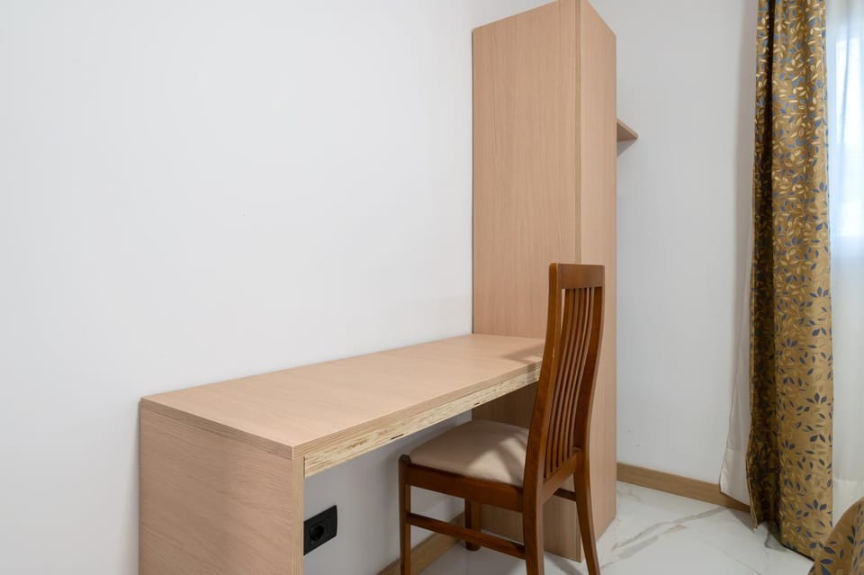 Bedroom, wardrobe