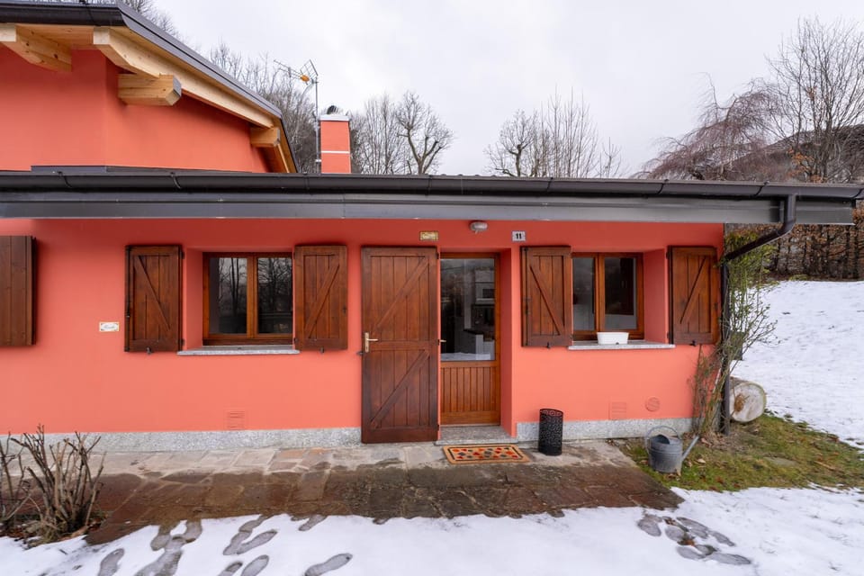Property building, Facade/entrance, Off site