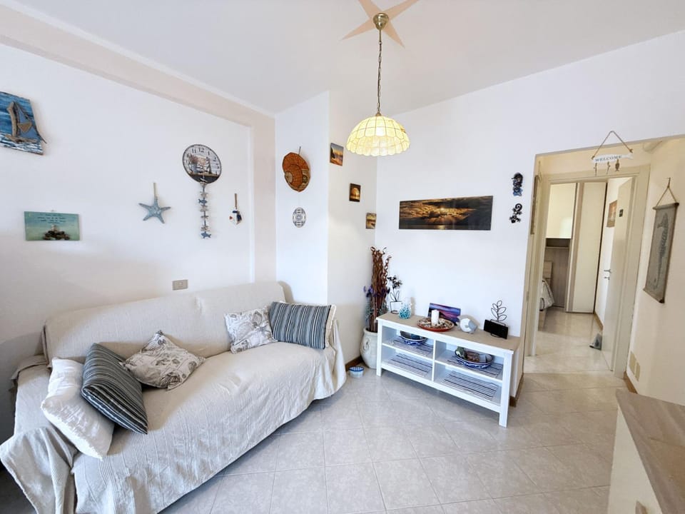 TV and multimedia, Living room, Photo of the whole room, Seating area