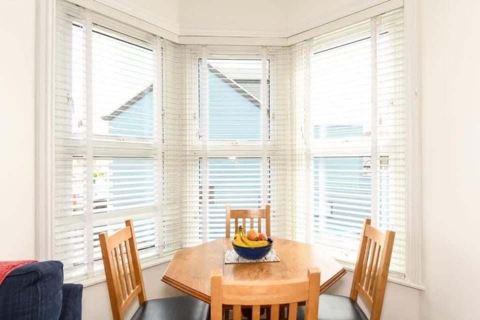 Modern Southville Apartment 5 Min Walk to Centre Apartment in Bristol