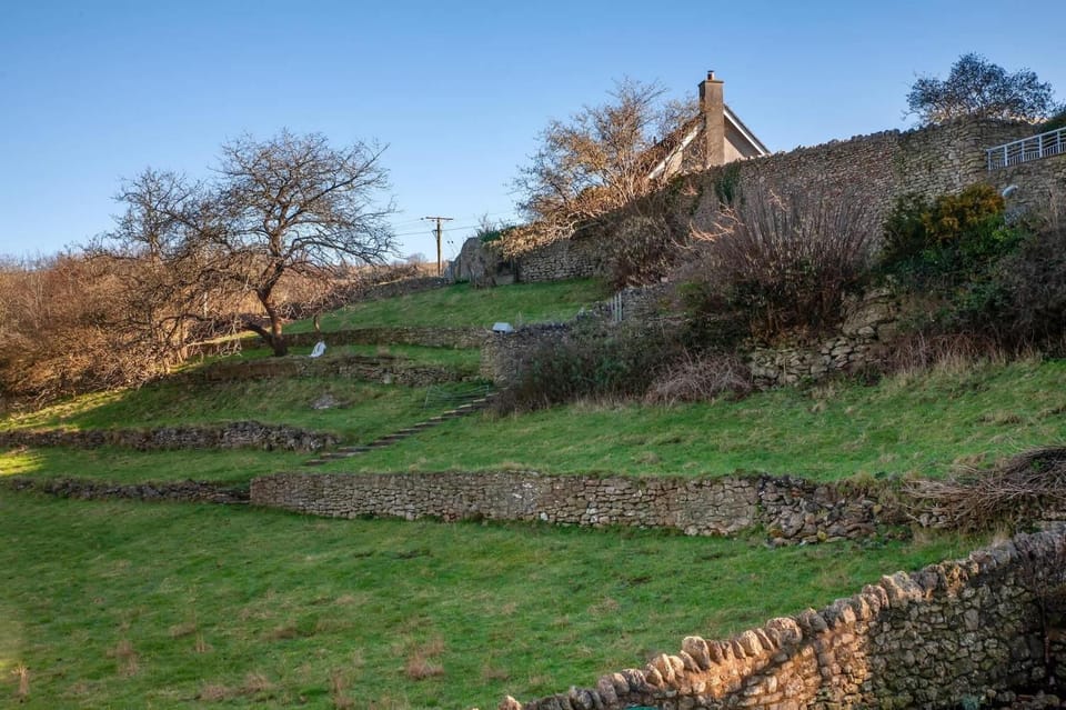 Cosy Cottage in the Mendip Hills Private Parking House in Sedgemoor