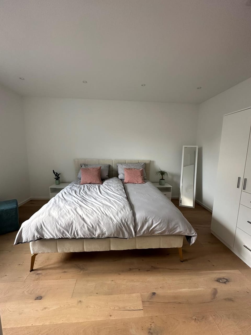 Bed, Photo of the whole room, Bedroom, wardrobe