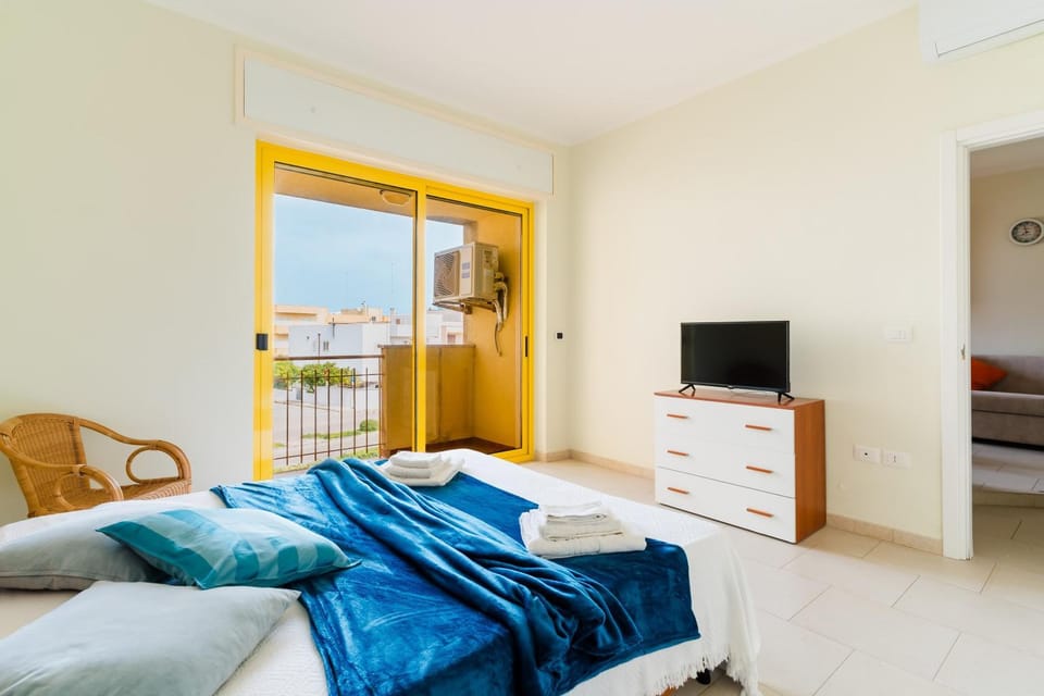 Living room, Bedroom