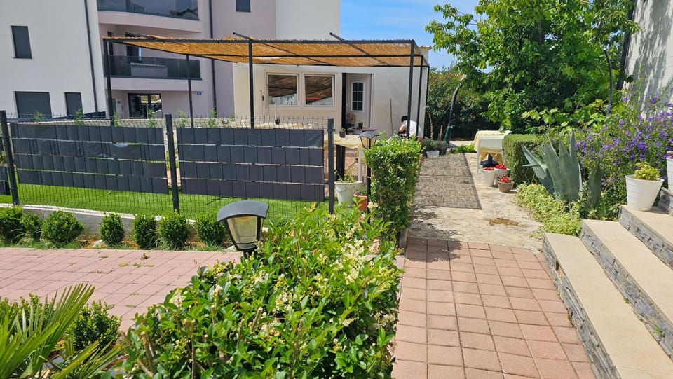 WhiteHouse Brodarica STUDIO apartments - close to Beach with Restaurant Apartment in Šibenik-Knin County, Croatia