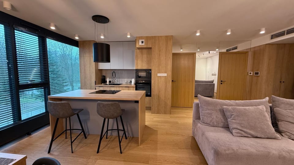 Kitchen or kitchenette, Seating area