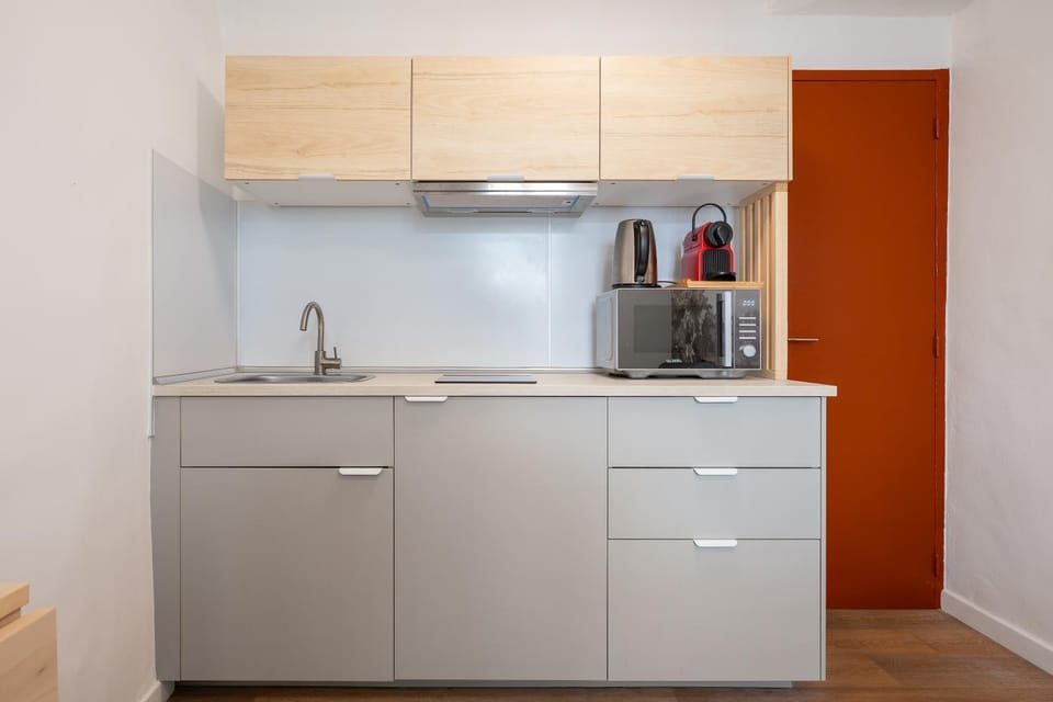 Kitchen or kitchenette