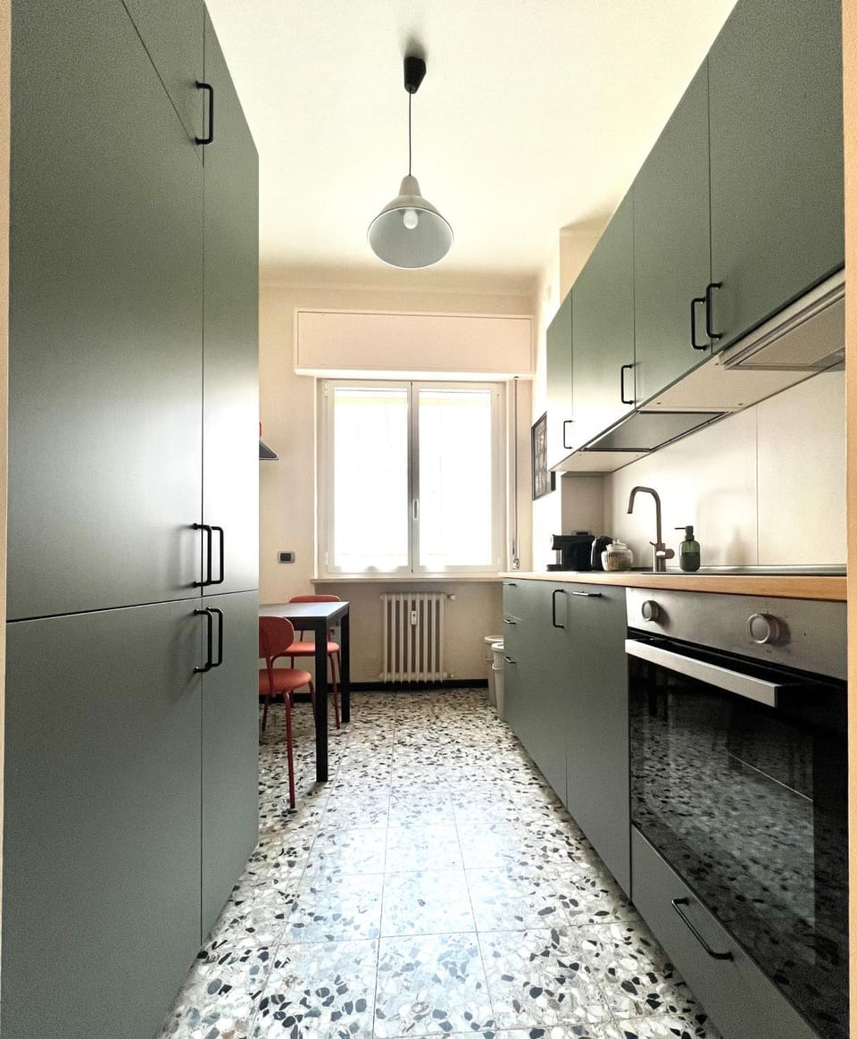 Kitchen or kitchenette, Dining area, pet friendly, stove