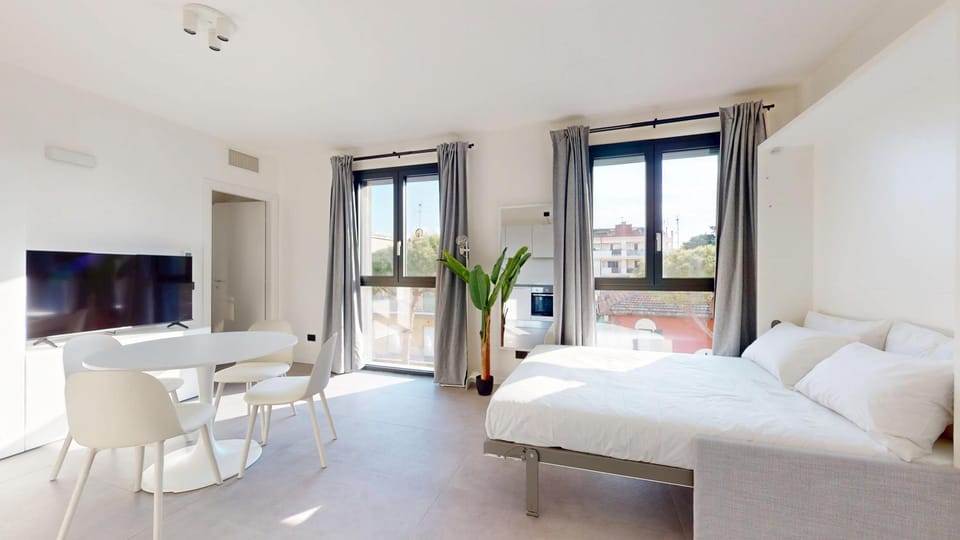 Bed, TV and multimedia, Photo of the whole room