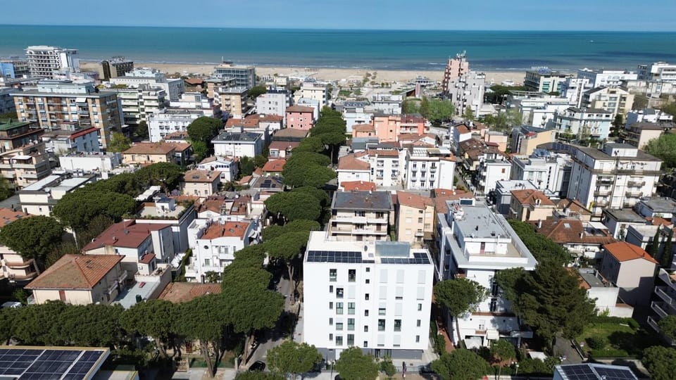 Nearby landmark, Day, Neighbourhood, Natural landscape, Bird's eye view, City view, Sea view, Street view, Location