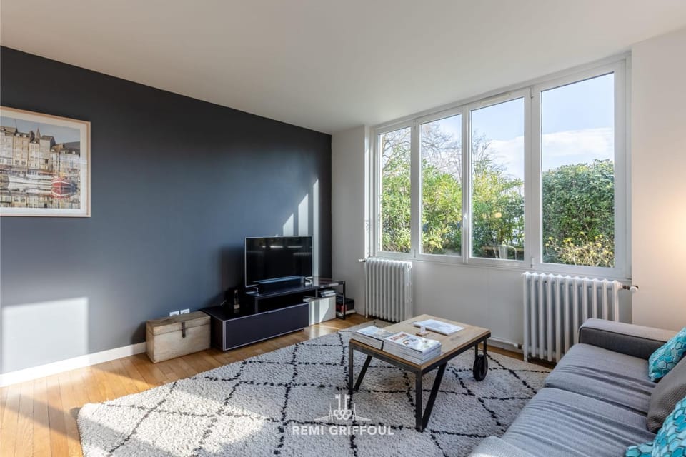 Family Stay - In the Heart of Honfleur 8 guests Private Garden House in Honfleur