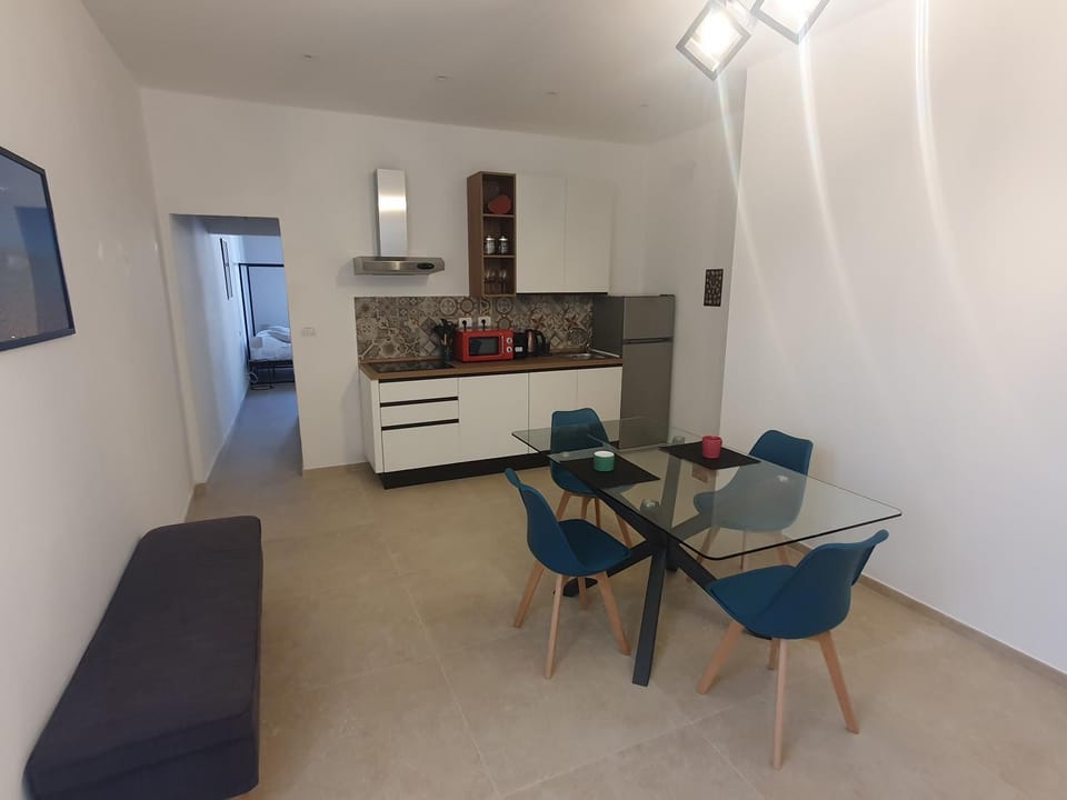 Kitchen or kitchenette, Living room, Dining area