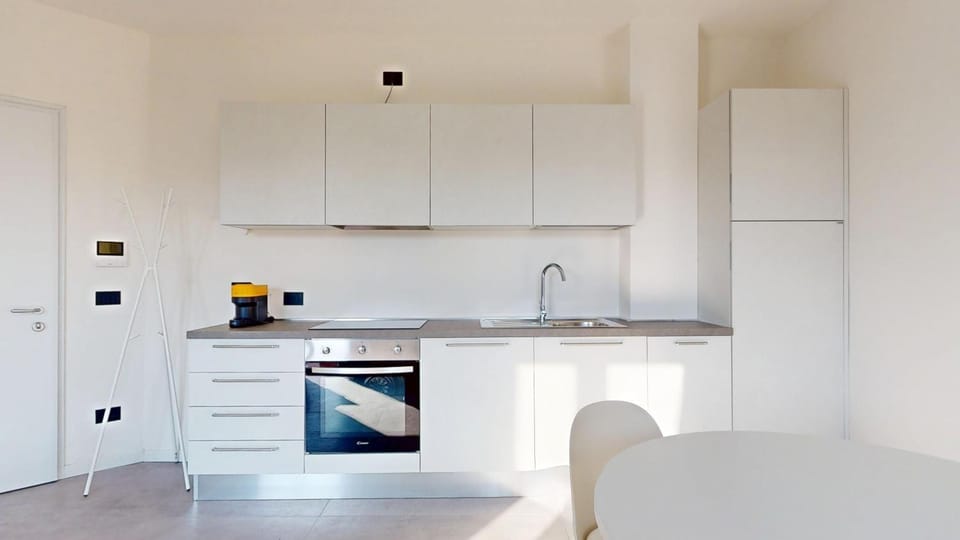 Kitchen or kitchenette, Dining area, oven, stove
