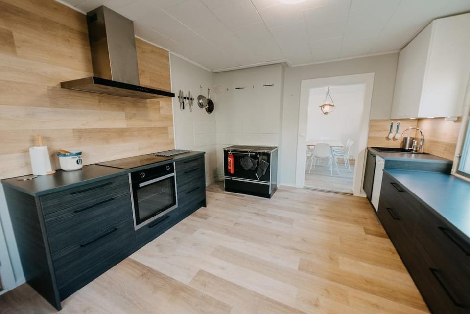 Kitchen or kitchenette, oven, stove