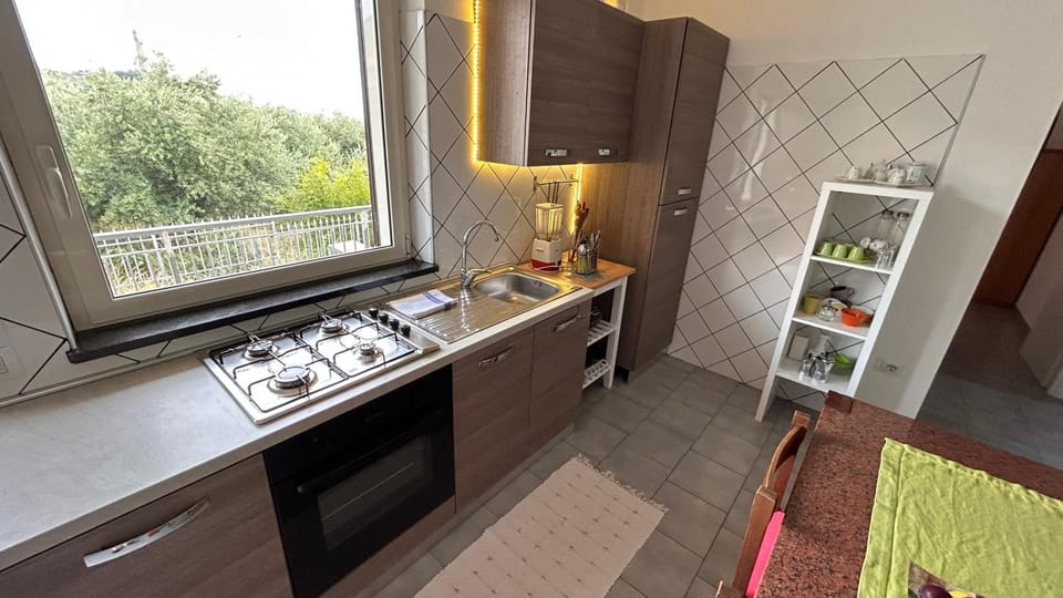 Kitchen or kitchenette, minibar, oven, pet friendly, stove