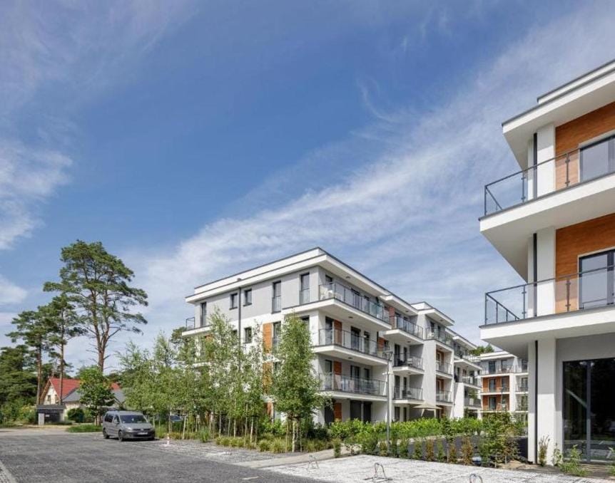 Property building, Neighbourhood, Garden